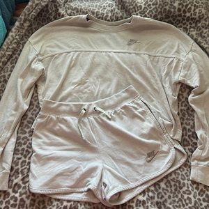 Cream Nike lounge set size small/xs